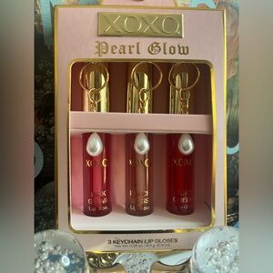 Set of 3 XOXO Pearl Glow Keychain Lip Glosses✨🤩